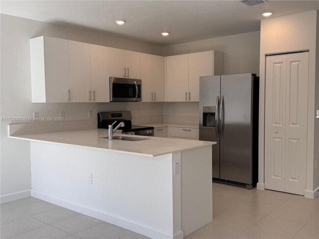 Building Photo - 3 bedroom in Pembroke Park FL 33023