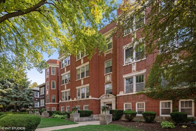 127 Washington Blvd - 127 Washington Blvd Oak Park IL 60302 | Apartment ...