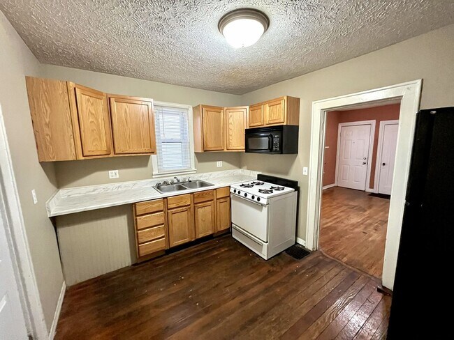 Building Photo - 1137 Muskegon Ave NW