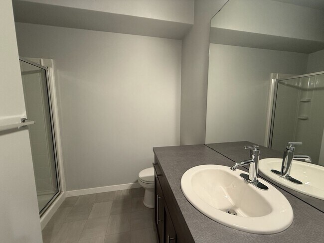 Building Photo - Modern 3BD/3BTH Home for Lease ~ Small Pet Friendly!