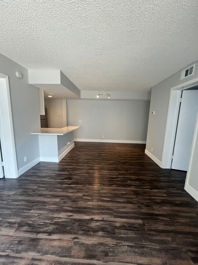 Building Photo - TWO BEDROOM TWO BATHROOM! WATERFRONT COMMUNITY