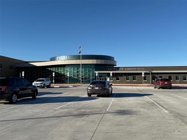 Building Photo - 1826 N Woods St