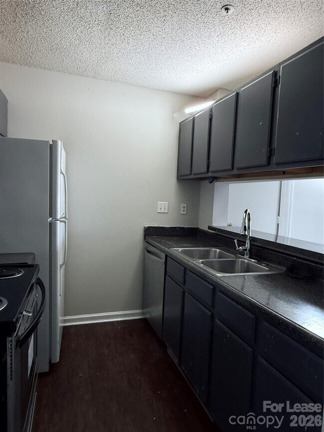 Building Photo - 10008 Graduate Ln