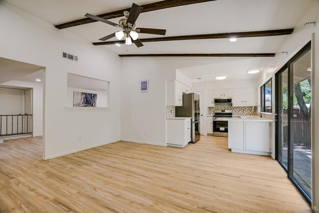 Building Photo - 5100 Fort Mason Dr