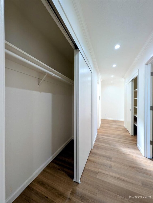 Building Photo - 3044 Franklin St