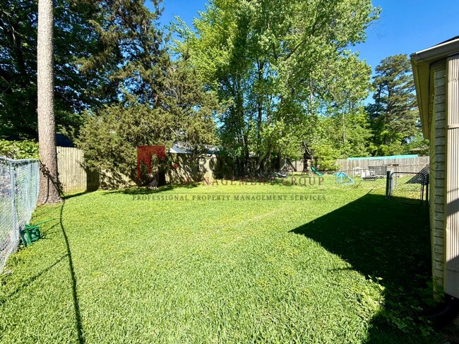 Building Photo - 2531-2533 Westminster Dr