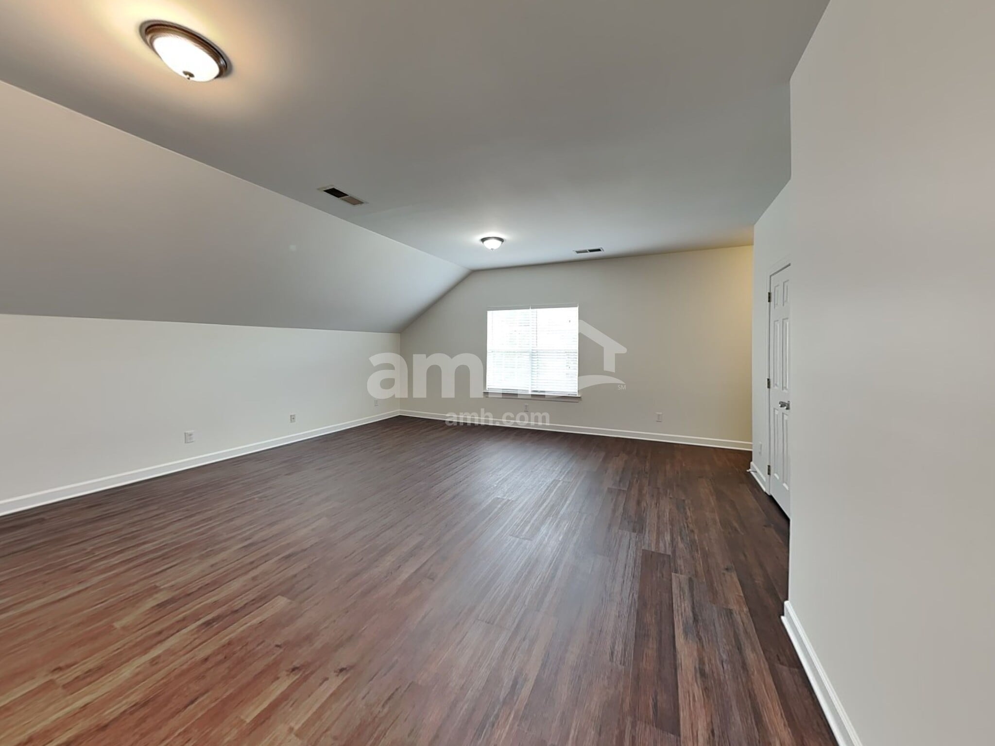 Building Photo - 4583 Waterford Dr NW
