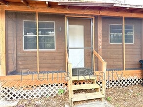 Building Photo - 1165 E Spruce St