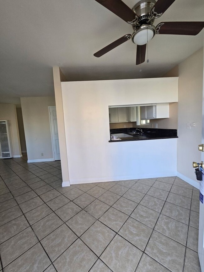 Building Photo - Chestnut