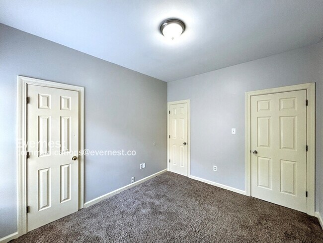 Building Photo - 692 Walnut Valley Ln