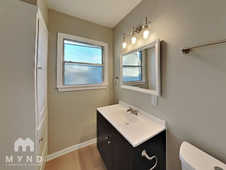Building Photo - 2728 Rolinda Dr
