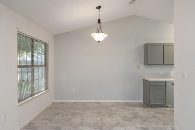 Building Photo - 4253 Antioch Rd