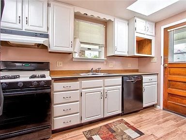 Kitchen - 1704 State Ave