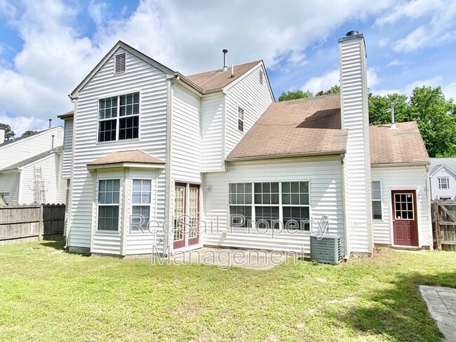 Building Photo - 815 Chapin Wood Dr