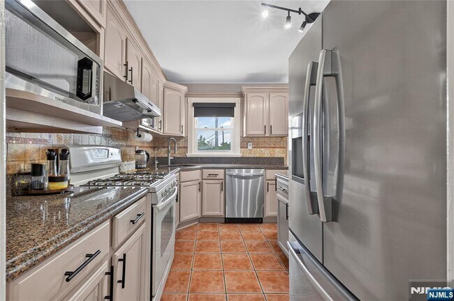 Building Photo - 8 Coyles Ct