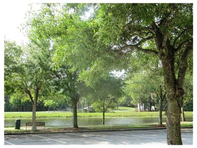 Building Photo - 619 Front St