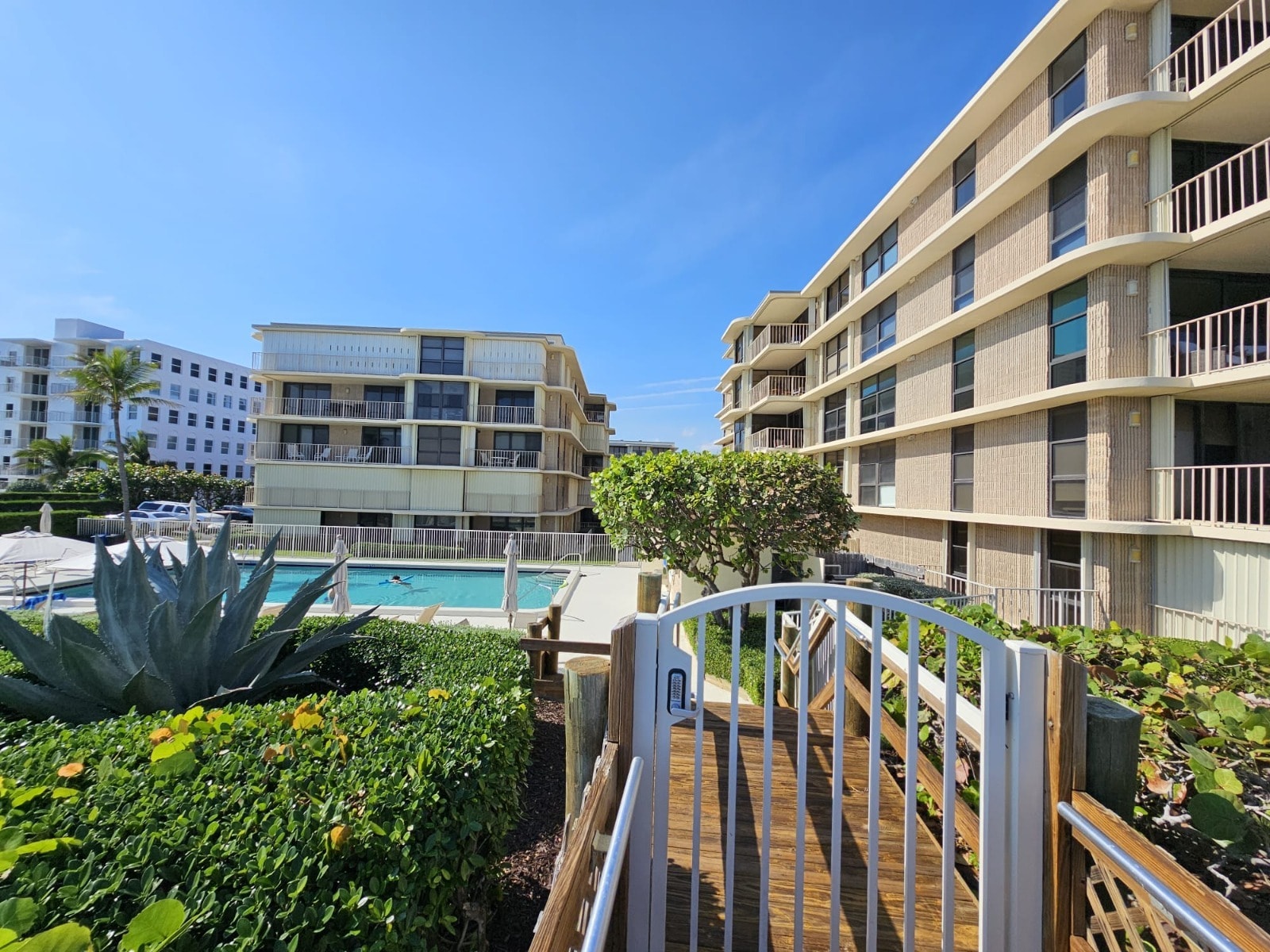 Building Photo - 3200 S Ocean Blvd