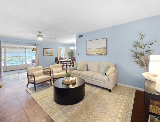 Building Photo - 553 Fairways Cir