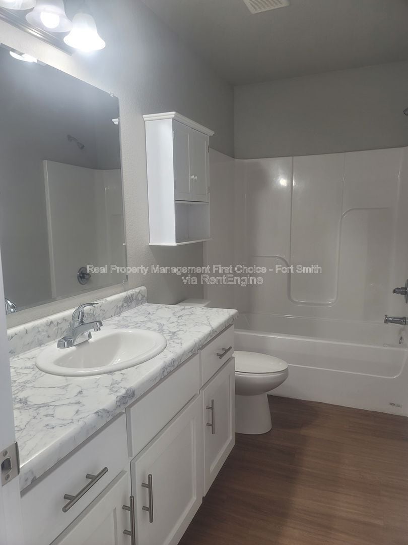 Building Photo - 2101 Ingalls Ln