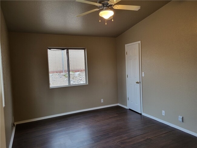 Building Photo - 2538 Country Club Ln
