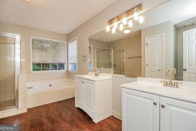 Building Photo - 435 Standing Rock Dr