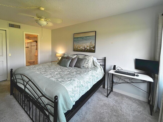 Building Photo - AVAILABLE MAY 4! Experience Resort Living at La Puerta del Sol: Stunning Golf Course Views, Moder...