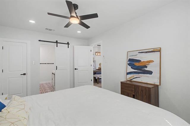 Building Photo - 806 Laguna Dr