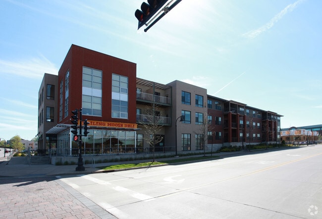 Building Photo - 315 Riverfront