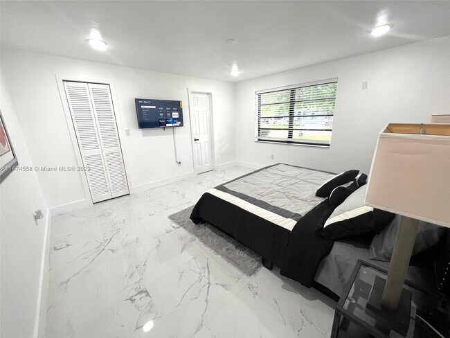 Building Photo - 12805 NW 6th Ave