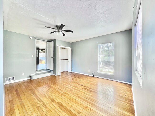 Building Photo - 1508 Darden Dr