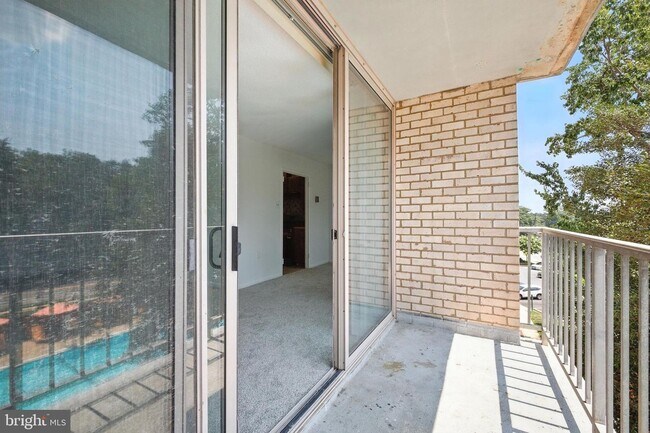 Building Photo - 2500 N Van Dorn St