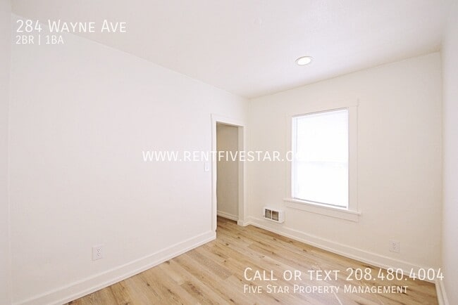 Building Photo - 284 Wayne Ave