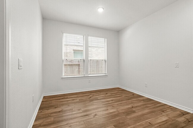 Building Photo - 14368 Cedar Shadow Dr
