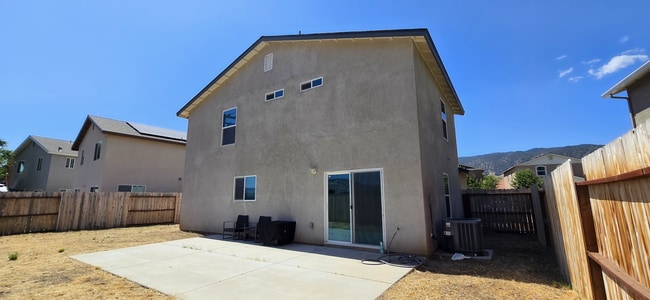 Building Photo - Coming Soon-Charming Tehachapi Retreat - $...