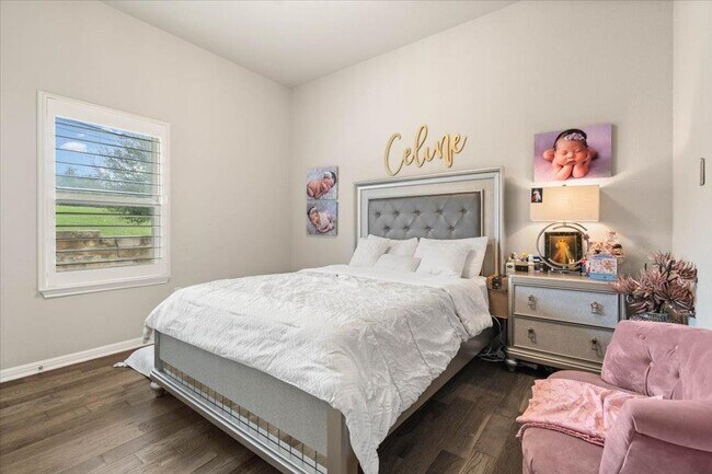 Building Photo - 11901 Deering Pl