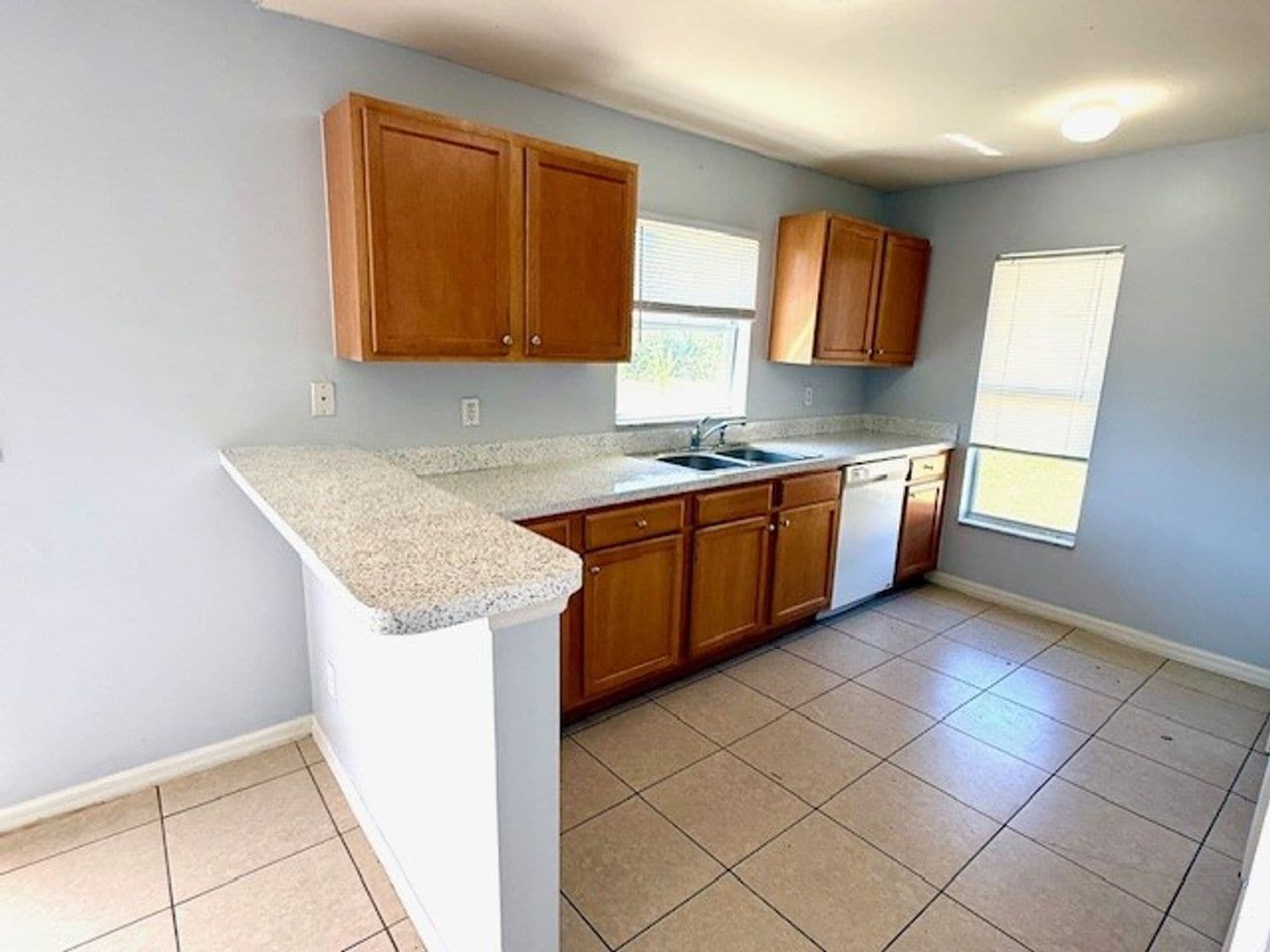 Building Photo - Recently Remodeled