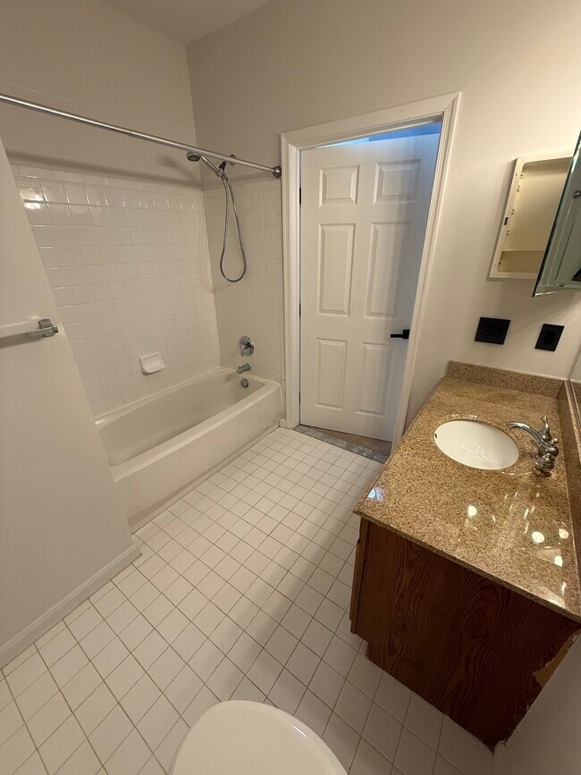 Building Photo - 15620 Everglade Ln