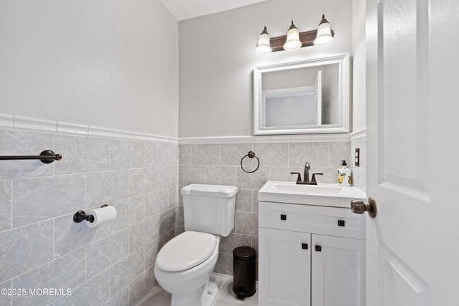 Building Photo - 36 Main St