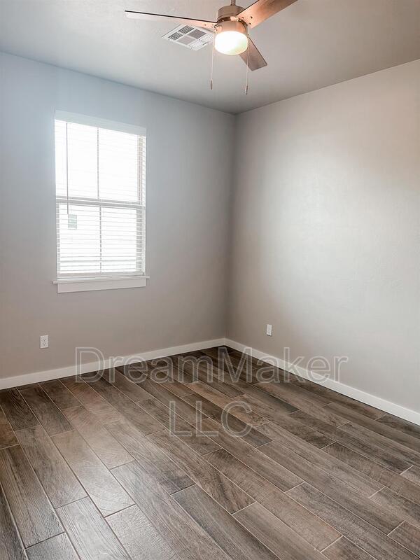 Building Photo - 5193 Red Maple Ave