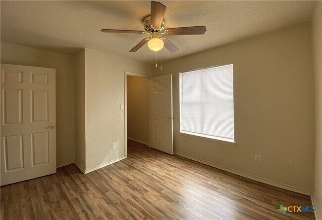 Building Photo - 2801 Cantabrian Dr