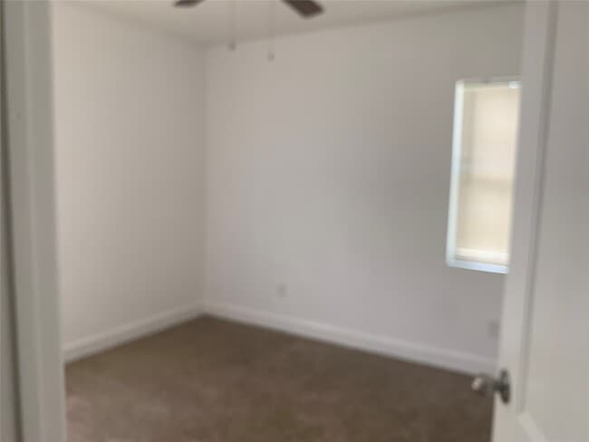 Building Photo - 10430 Wicklowe St