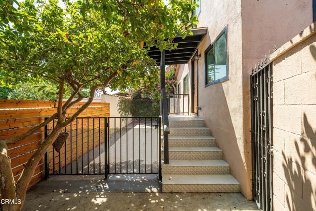 Building Photo - 2138 Santa Ynez St