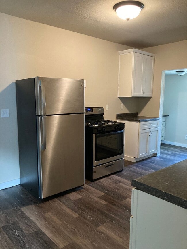 Building Photo - Spacious 3-Bedroom, 1-Bath Home - East Side Location