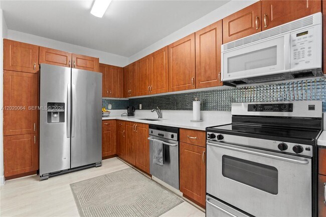 Building Photo - 401 69th St