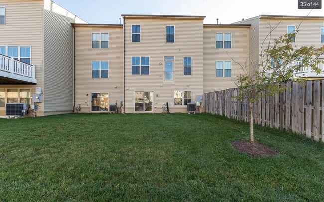 Building Photo - 42190 Castle Ridge Sq