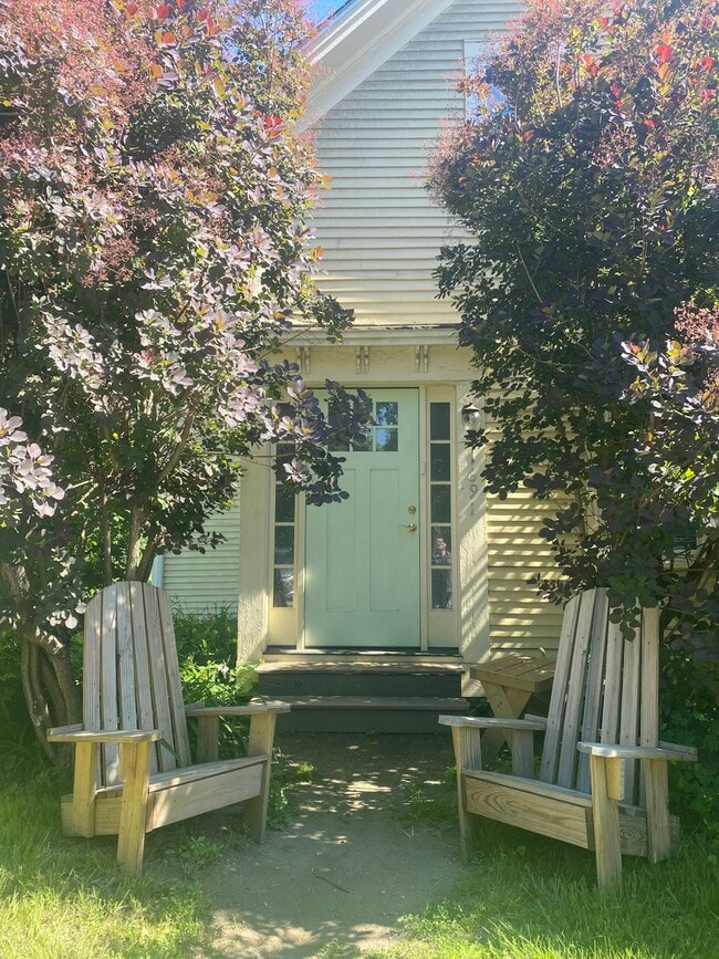 Primary Photo - 1691 Maple St