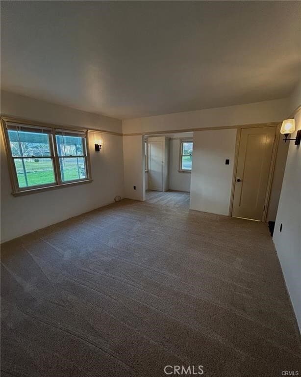 Building Photo - 1457 N Kenmore Ave