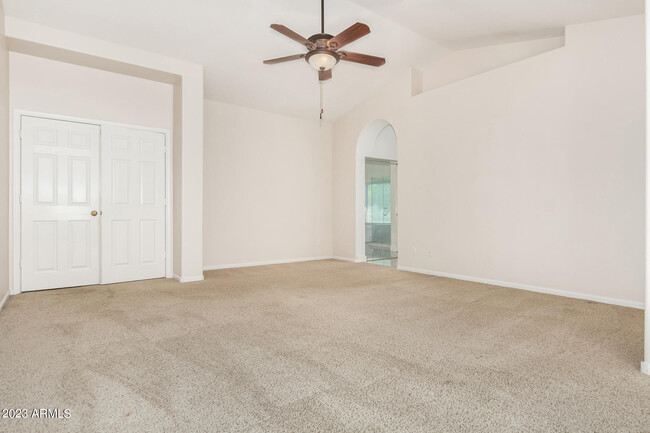Building Photo - 1638 E Glenhaven Dr