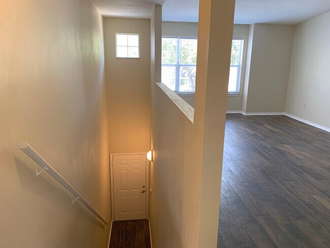 Building Photo - 19207 Harbour Vista Cir