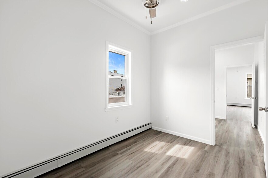 Building Photo - 20 Saint Pauls Ave